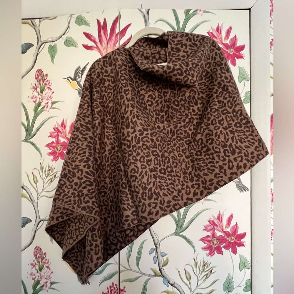 Leopard shawl - Picture 2 of 3